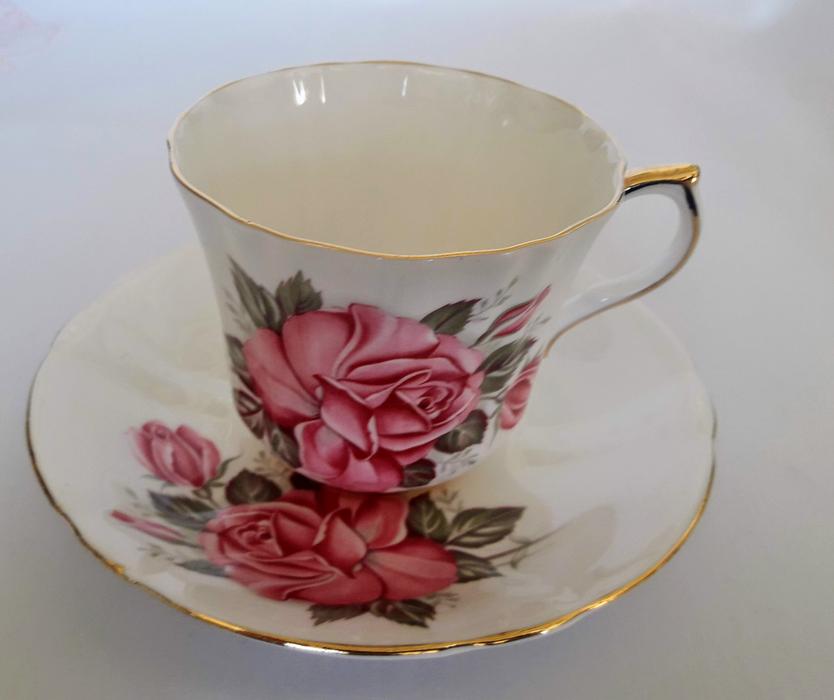 Royal Windsor Fine Bone China Tea Cup & Saucer - Pink Roses display photo