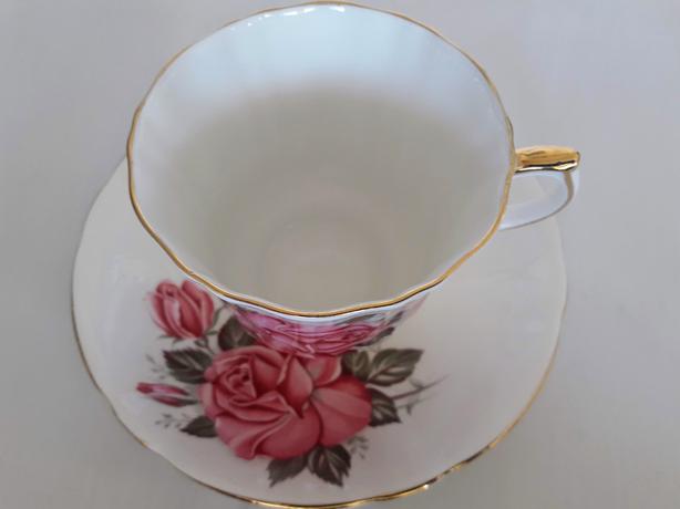 Royal Windsor Fine Bone China Tea Cup & Saucer - Pink Roses image 3