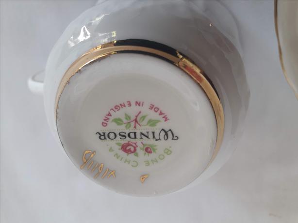 Royal Windsor Fine Bone China Tea Cup & Saucer - Pink Roses image 6